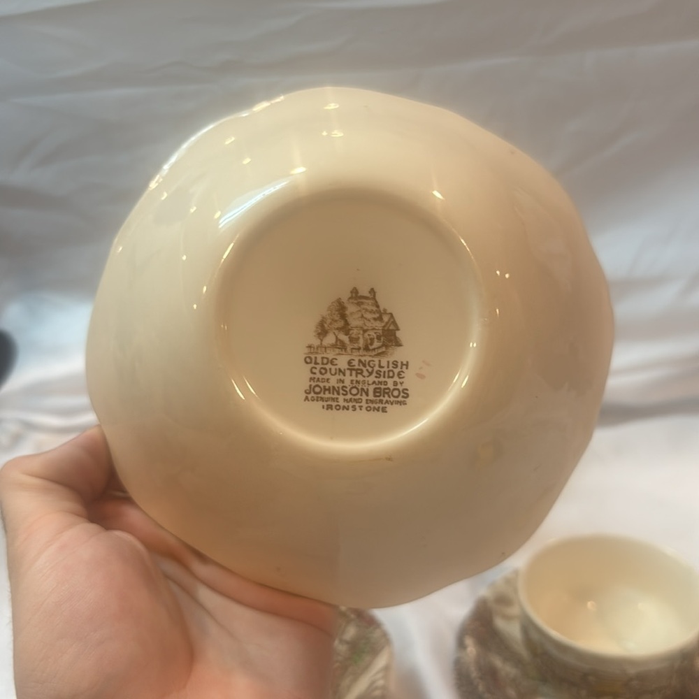 Vintage Brown and Cream Dinnerware Set - Picture 3 of 6